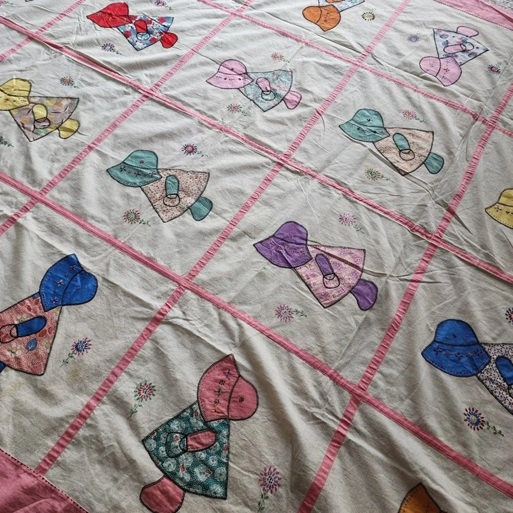 VINTAGE HANDMADE Sunbonnet‎ Style Appliqué Quilt Top Pink Folk Art 75x88